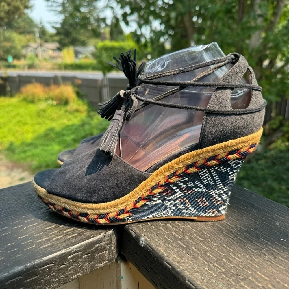 Cabi Women’s Isla Wrap Around Wedge Espadrille Sandals‎ Aztec Pattern Size 9